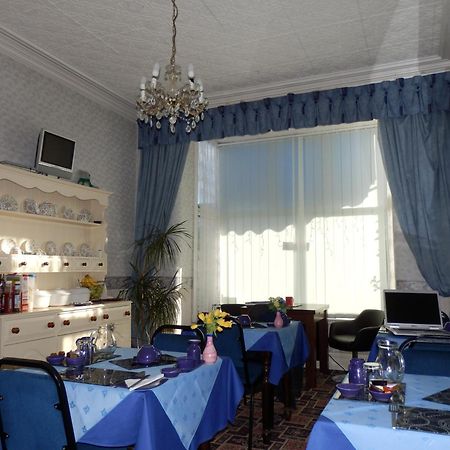 The Monarch Bed & Breakfast Lytham St Annes Bagian luar foto