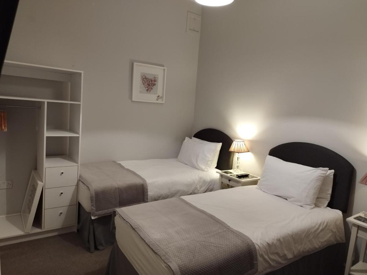 The Monarch Bed & Breakfast Lytham St Annes Bagian luar foto