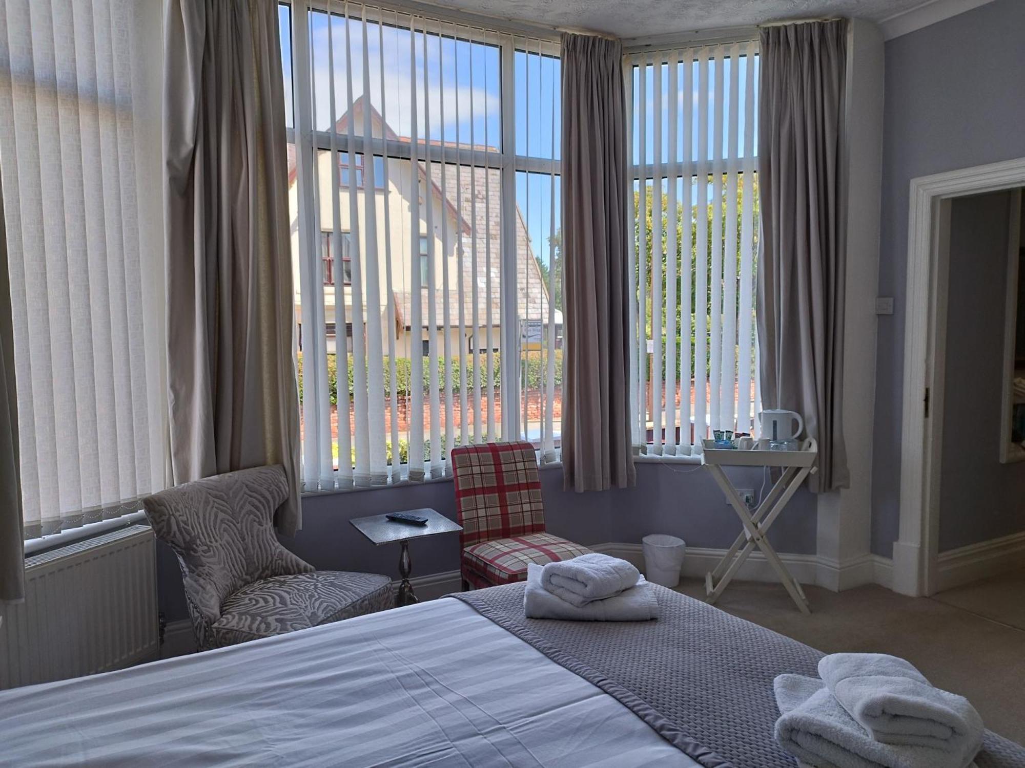 The Monarch Bed & Breakfast Lytham St Annes Ruang foto
