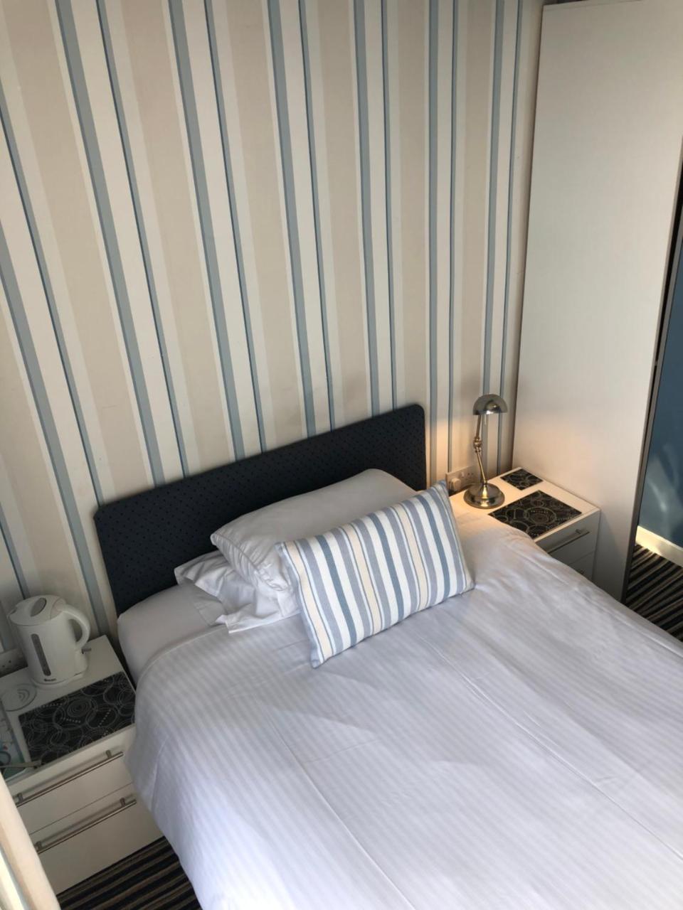 The Monarch Bed & Breakfast Lytham St Annes Bagian luar foto