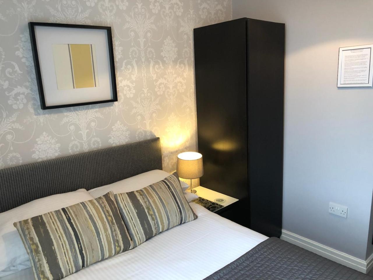 The Monarch Bed & Breakfast Lytham St Annes Bagian luar foto